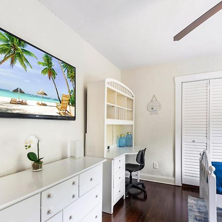 Chic Downtown Vacation Home And Guest Home West Palm Beach Bagian luar foto