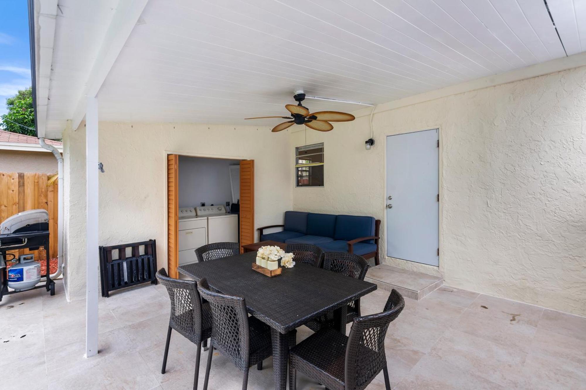 Chic Downtown Vacation Home And Guest Home West Palm Beach Bagian luar foto