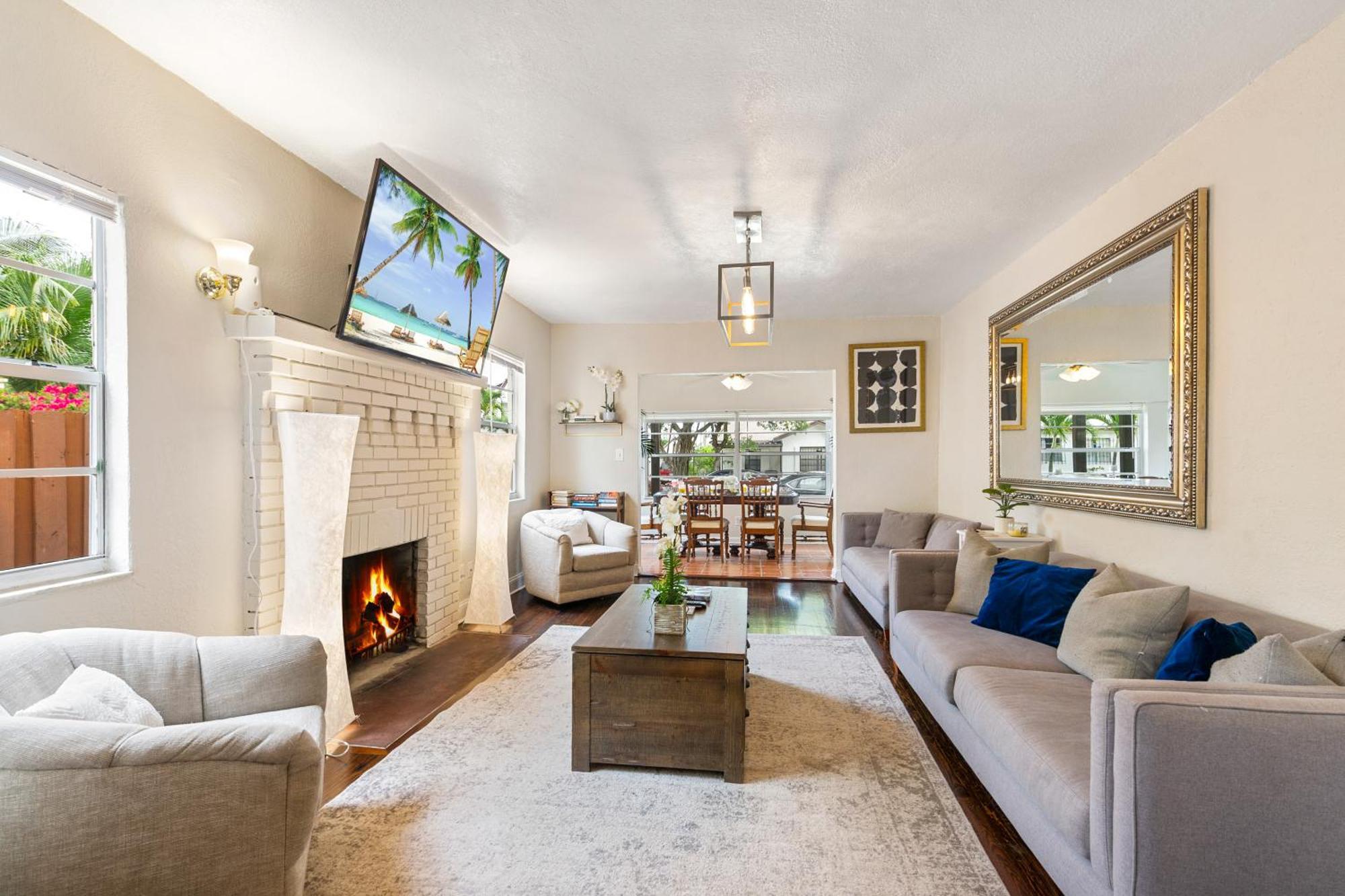 Chic Downtown Vacation Home And Guest Home West Palm Beach Bagian luar foto