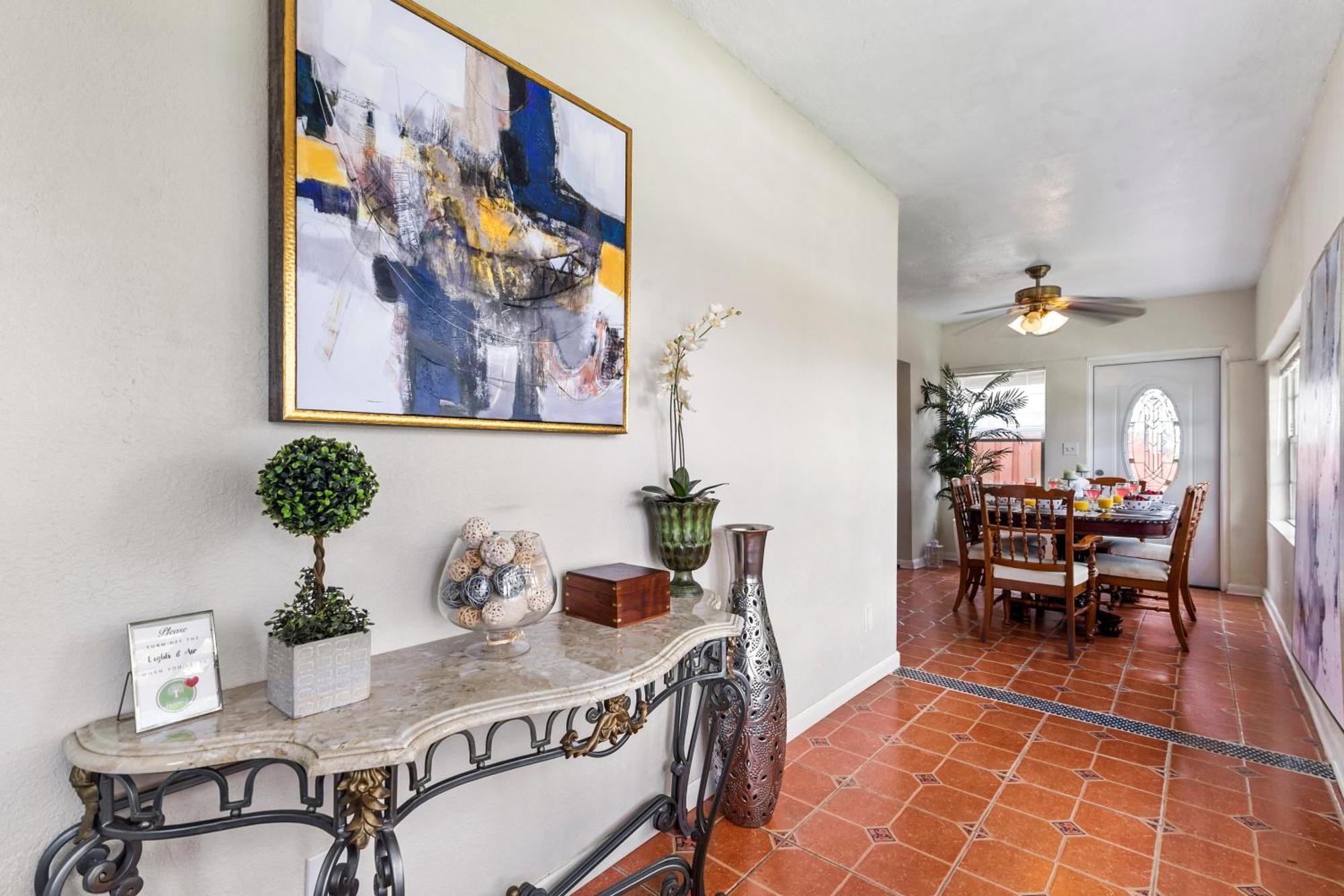 Chic Downtown Vacation Home And Guest Home West Palm Beach Bagian luar foto