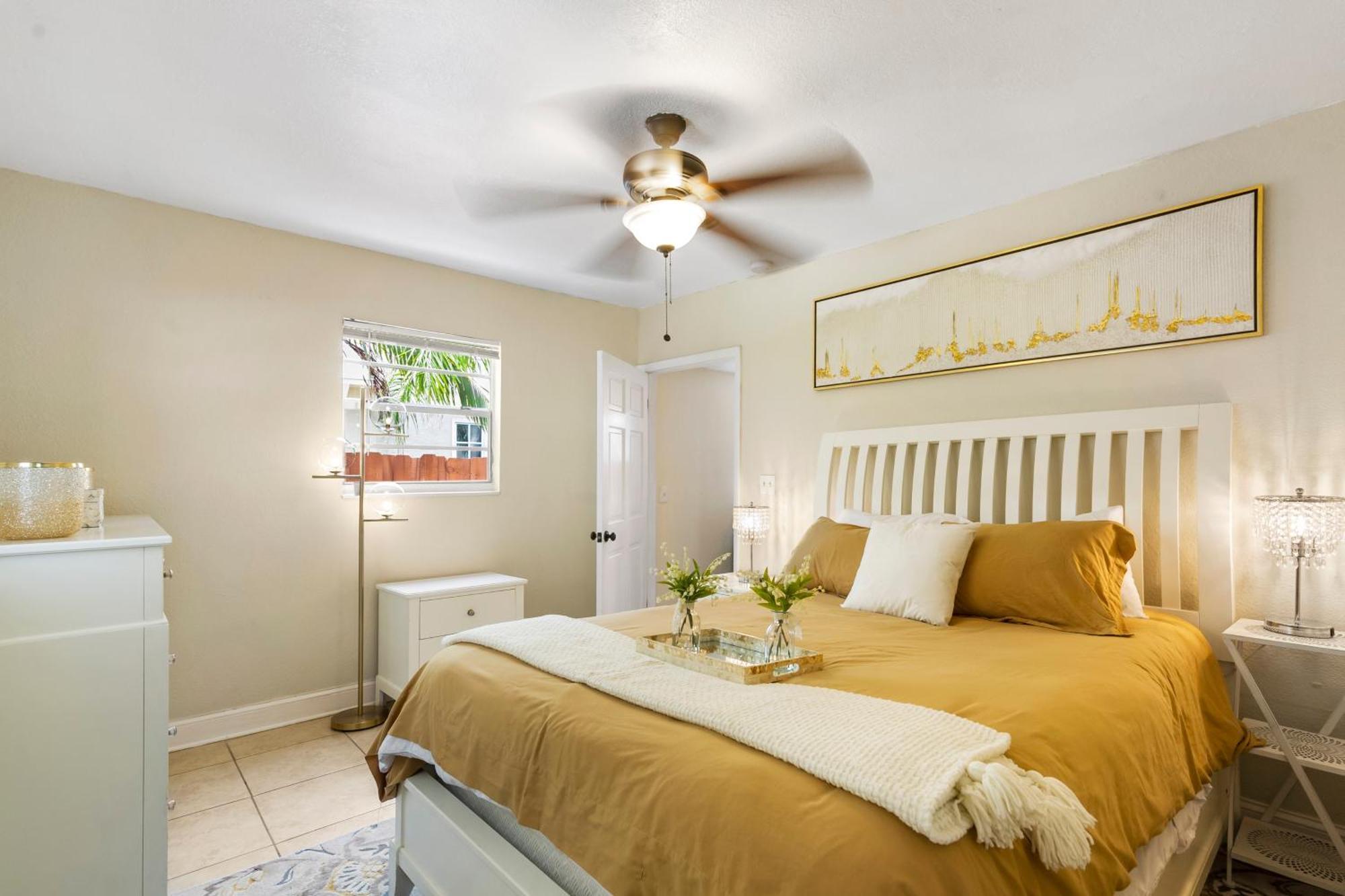 Chic Downtown Vacation Home And Guest Home West Palm Beach Bagian luar foto