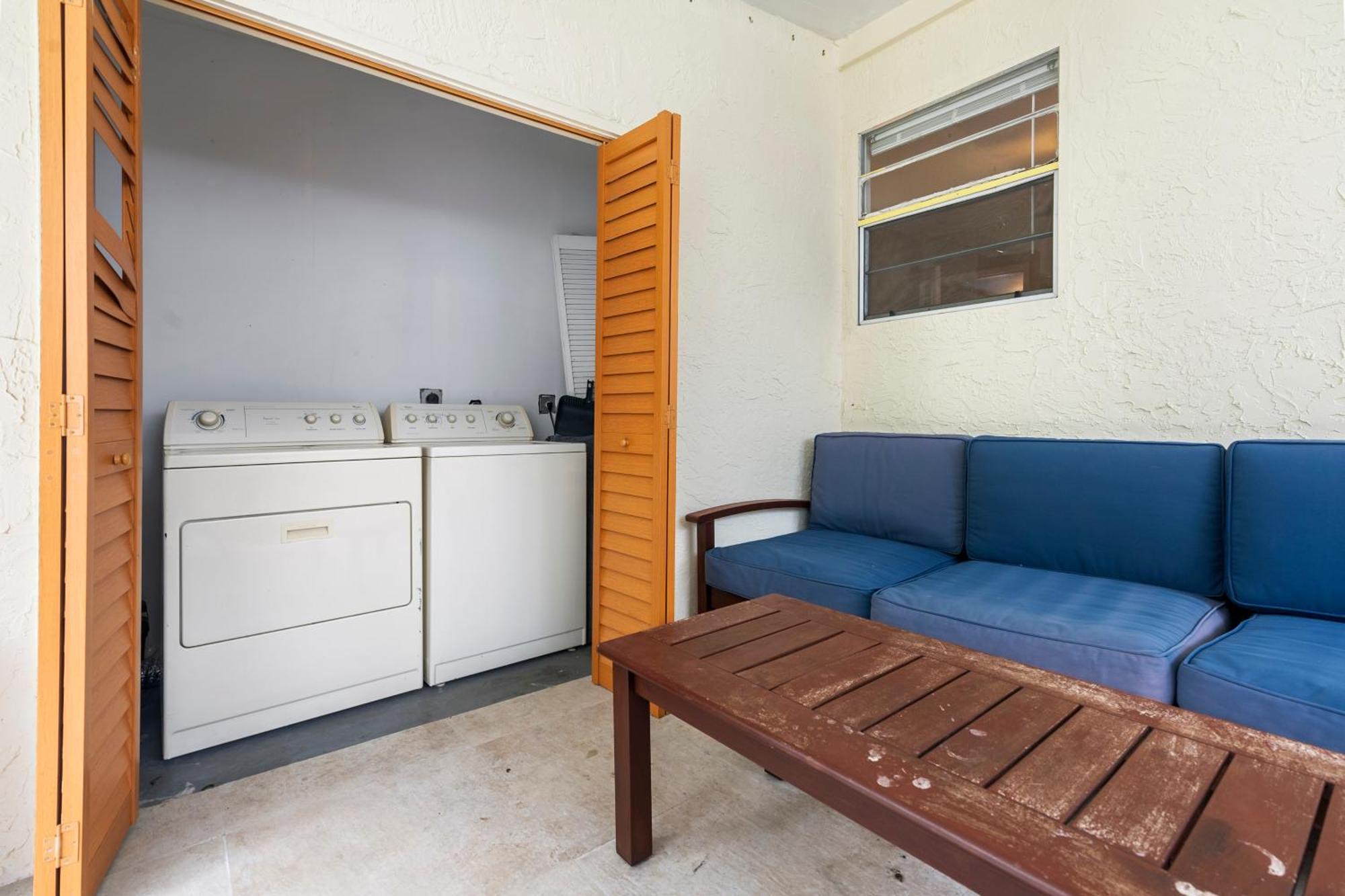 Chic Downtown Vacation Home And Guest Home West Palm Beach Bagian luar foto