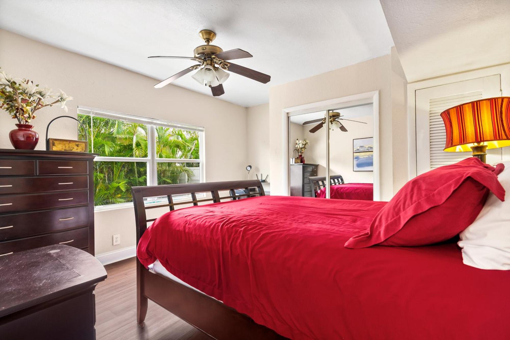 Chic Downtown Vacation Home And Guest Home West Palm Beach Bagian luar foto