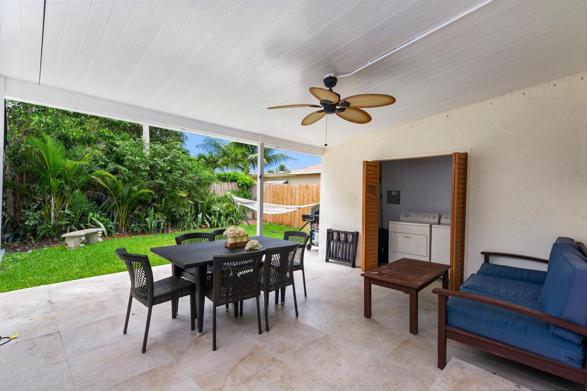Chic Downtown Vacation Home And Guest Home West Palm Beach Bagian luar foto