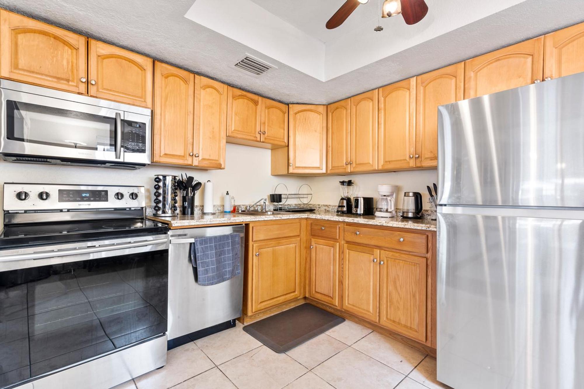 Chic Downtown Vacation Home And Guest Home West Palm Beach Bagian luar foto